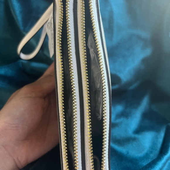 Coach Wristlet NWT - Picture 2 of 6